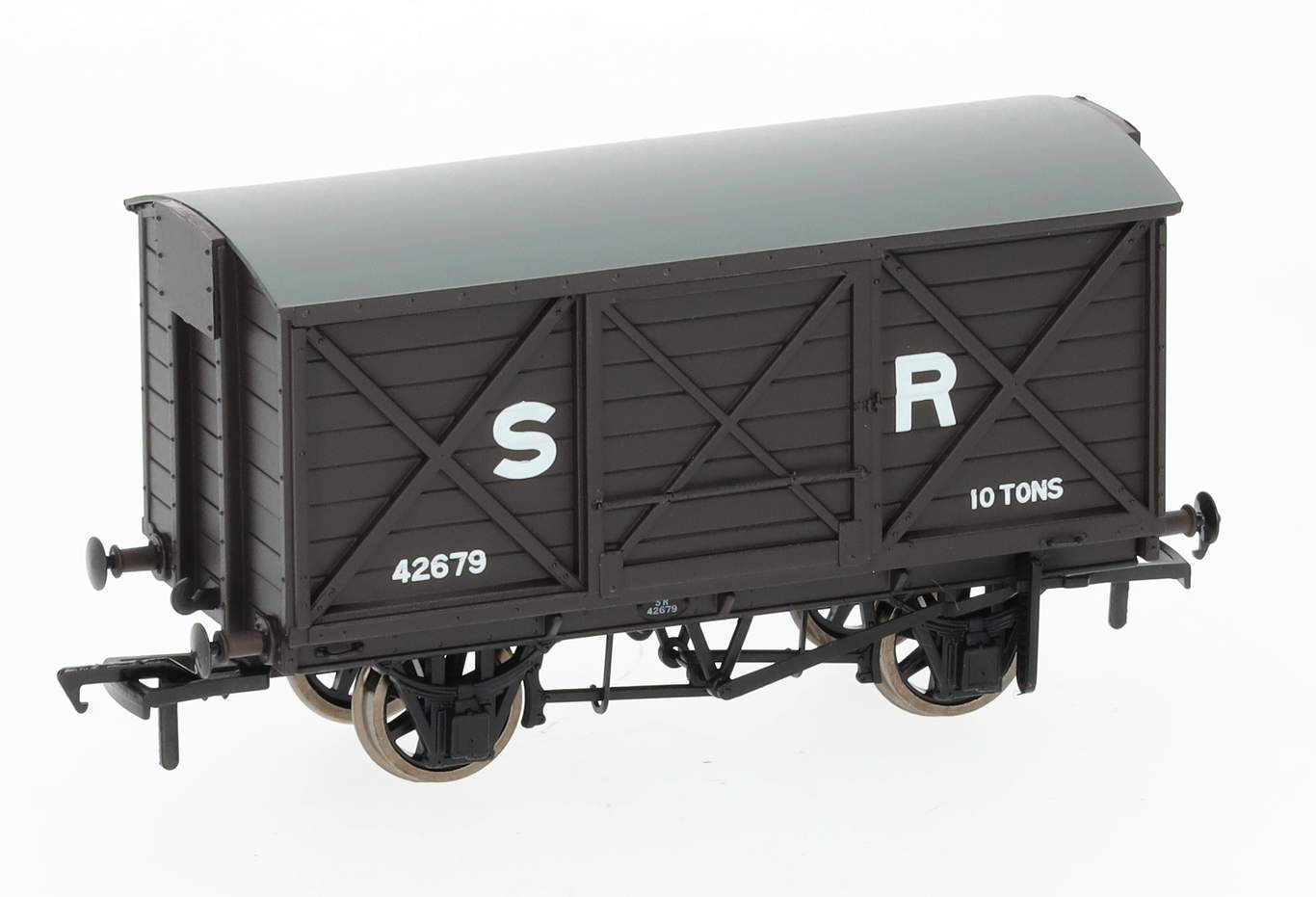 EFE Rail OO LSWR 10T Ventilated Van – SR Brown (Early)